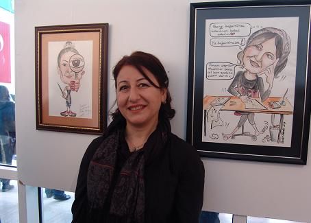 Karikat�r Sergisi Kahkahalara Bo�du