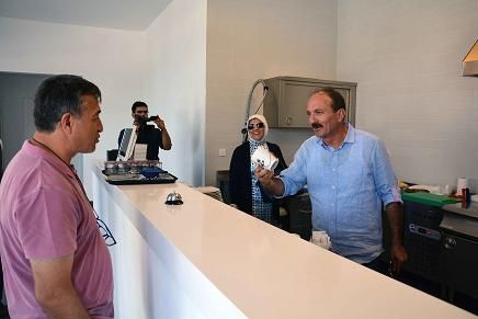 �Reis Kafe� Hizmete A��ld�