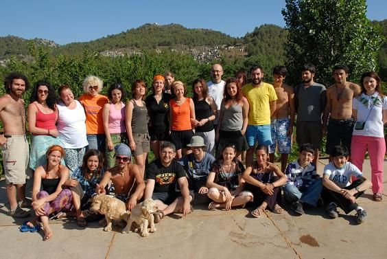 Hem Tatil Yap�yorlar, Hem Sanat ��reniyorlar