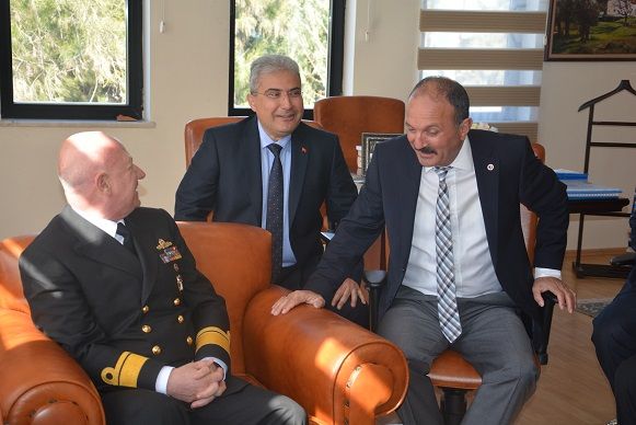 Komutanlardan Ba�kan Saatc�'ya Ziyaret