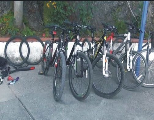 Tatil Paras� i�in Bisiklet �ald�lar