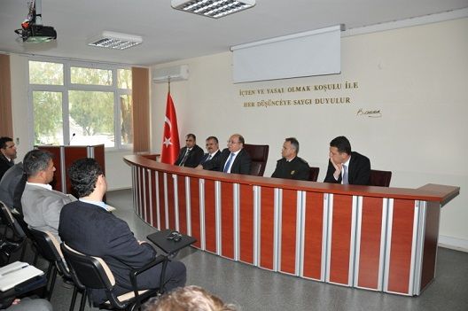 Vali �i�ek Muhtarlarla Bir Araya Geldi