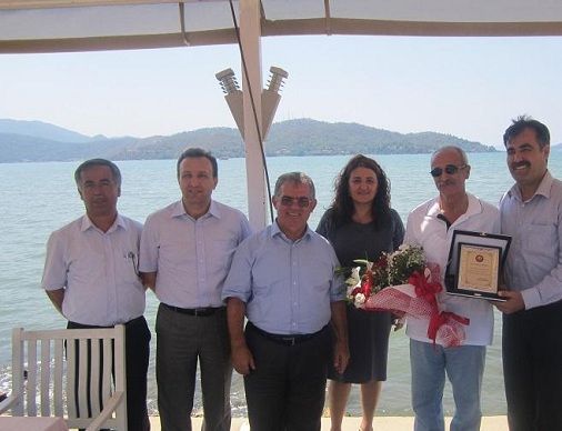 Kaymakam�dan G�ltekin�e Plaket