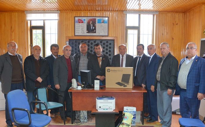 Otg�z�den Muhtarlar Derne�ine Bilgisayar