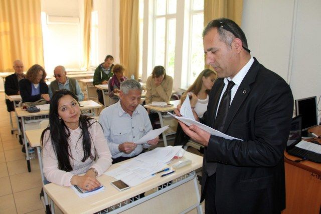 Yerle�ik Yabanc�lar T�rk�e ��reniyor