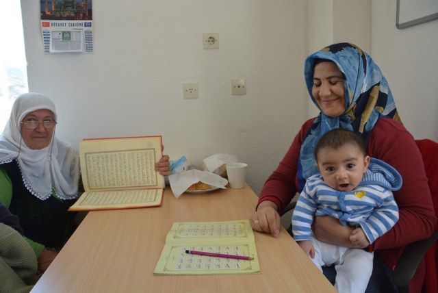 Yediden Yetmi�e Kur�an ��reniyorlar