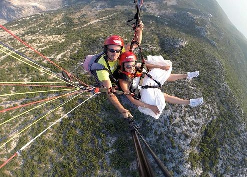 Gelin ve Damad�n Para��t Keyfi