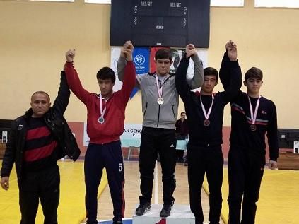 Kara�ulhaspor Minderde Zirveye Ko�uyor