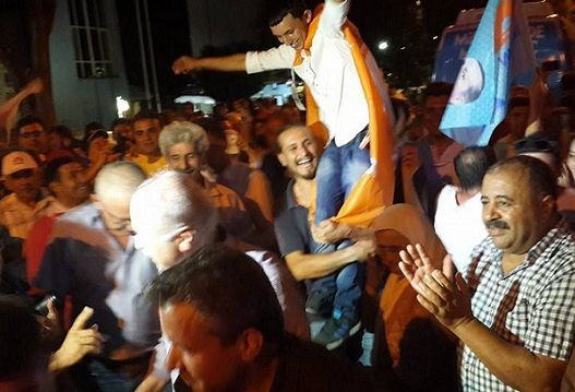 Fethiye�de �kinci Olan Ak Parti Kutlama Yapt�