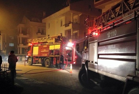 Sobadan ��kan Yang�nda 1 Ev Yand�