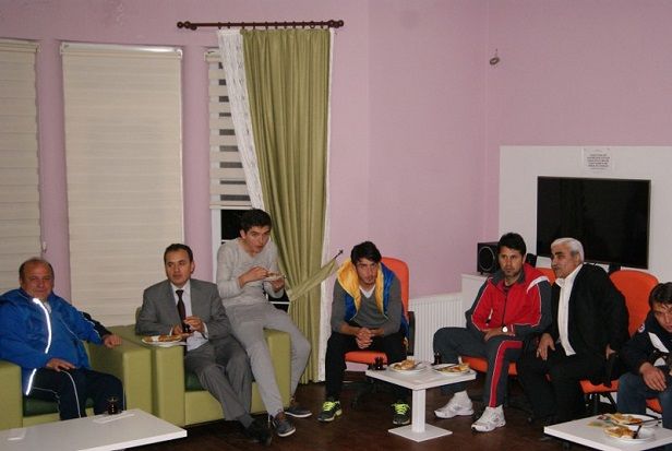 Fethiyespor�dan Sevgi Evi Gen�lerine Ziyaret