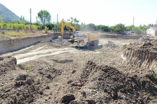Ba�kan �a�maz Okul �n�aat�nda �ncelemelerde Bulundu