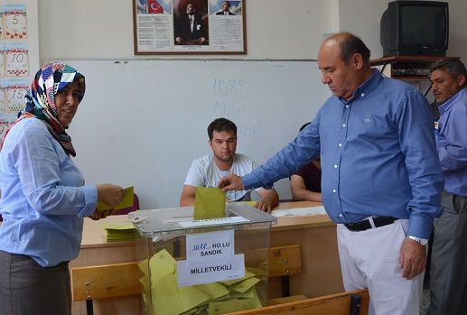 Otg�z Karadere�de, G�m�� Seydikemer�de Oy Kulland�