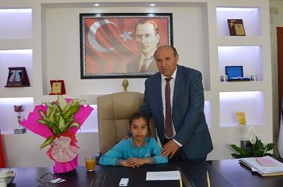 Buse Ba�kan �nceli�i Kendi Okuluna Verdi