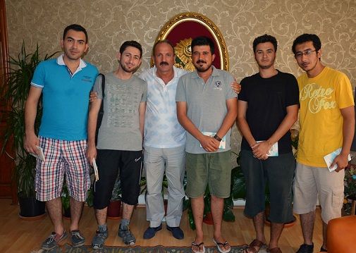 En Ba�ar�l� Ba�kan� Ara�t�rd�lar, Saatc��y� Ziyaret Ettiler