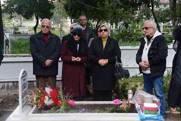 ��kran Teyze Mezar� Ba��nda An�ld�