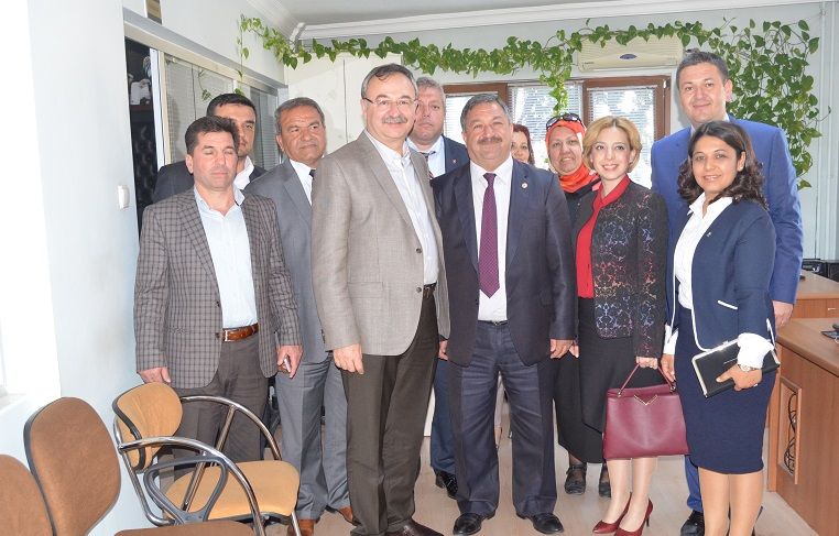 AKP�li Vekiller Ziyaretlerde Bulundu