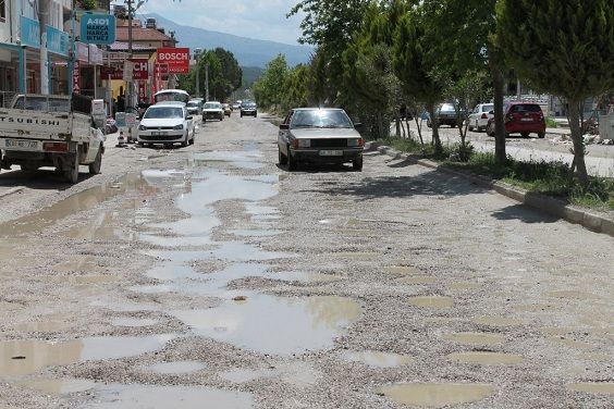 Seydikemer�in Yol �ilesi Sona Eriyor