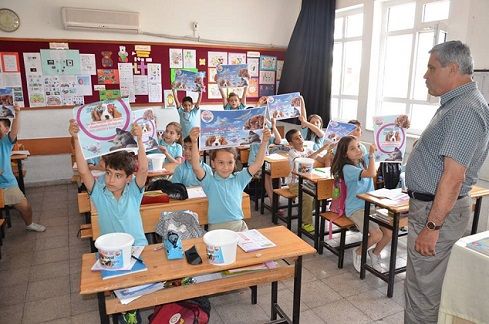 Bir Kap Su Koyun Hayat Verin