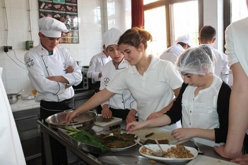 Frans�z ��renciler T�rk Mutfa�� ��reniyor