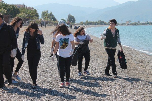 ��renciler �evre Temizli�i Yapt�