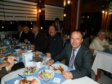 K�y Enstit�l� ��retmenler Yemekte Bir Araya Geldi