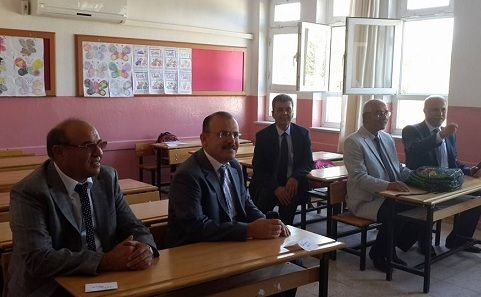 Mezun Oldu�u S�ralara Y�llar Sonra Yeniden Oturdu