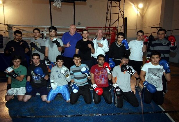 �ngiliz Antren�rlerle M�sabakalara Haz�rlan�yor