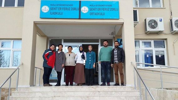 Yzlerce renciye Yardm Ettiler