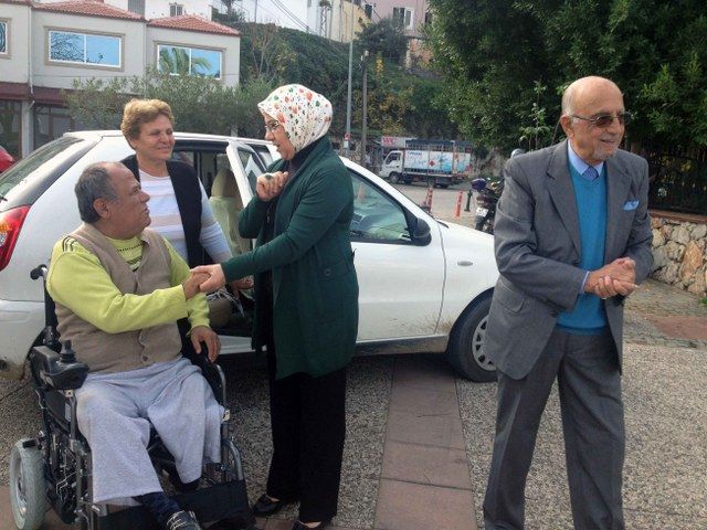 �nsanl�k �lmemi� Dedirten Yard�m