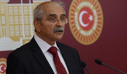 Demir Sevgi, Sayg ve Gnl Borcu le Anyoruz