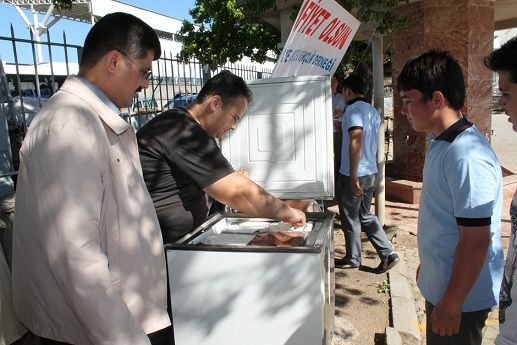 AK�EV�den ��rencilere Dondurma �kram�