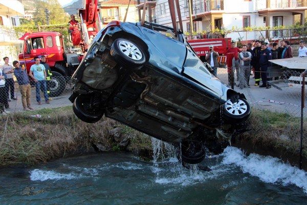 Babasndan zinsiz Ald Otomobille Kanala Utu