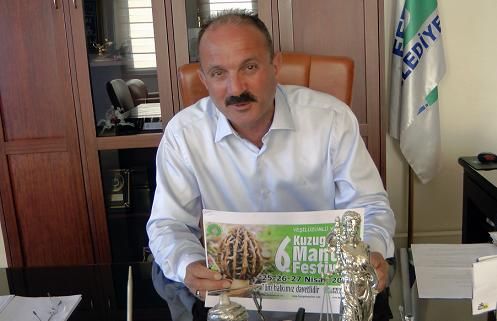 Bakan Saatcdan Mantar Festivaline Davet