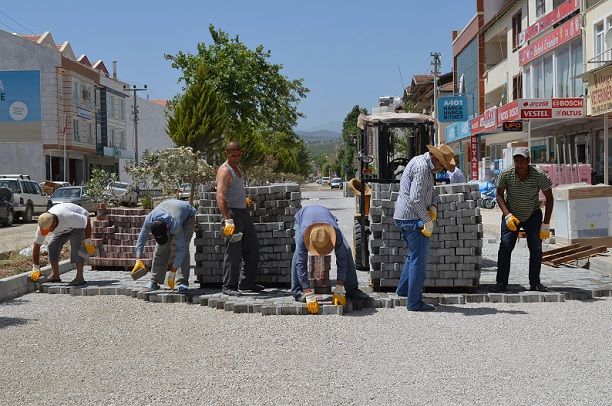 Seydikemer�de Yol �ilesi Bitiyor