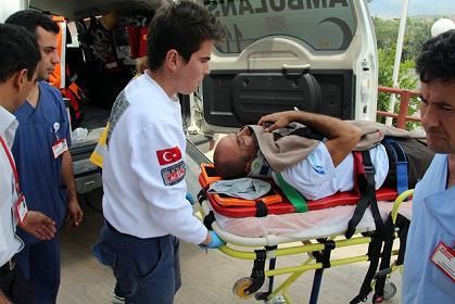 Pilot Ve Yolcusu Kayalklarda Asl Kald