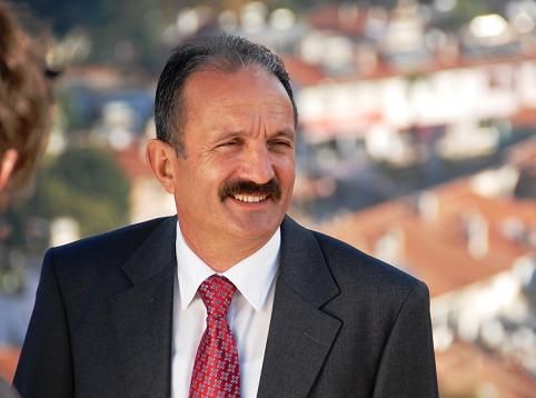 Bakan Saatcnn Seim Brosu Alyor