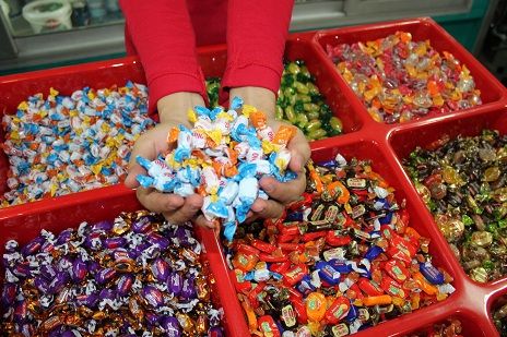 �ekerler Raflardaki Yerini Ald�