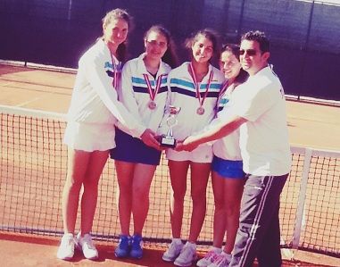 �mer �zyer�in K�zlar� T�rkiye 4��nc�s�