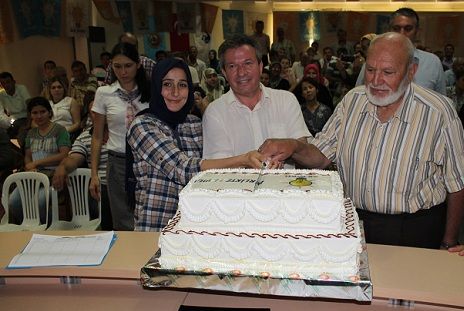 �sti�are Toplant�s�nda Se�im Sonu�lar� Masaya Yat�r�ld�