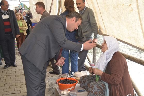 yk ve Ekibi Sal Pazarn Ziyaret Etti