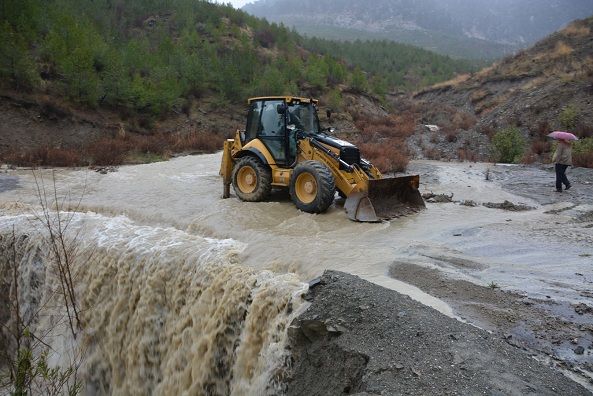 Seydikemer�de Yollar �elaleye D�nd�