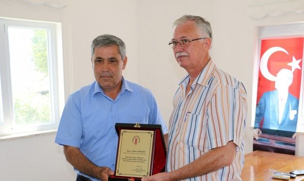 �a�maz�dan ��kr� Ayy�ld�z�a Plaket