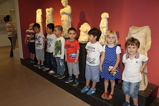 rencilere Mze Sevgisi Alanyor