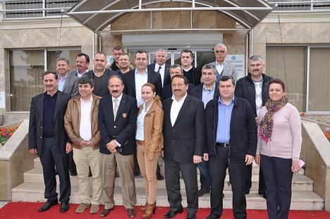 12 Ay U�u�un Yolunu A�acak Projede �mzalar At�ld�