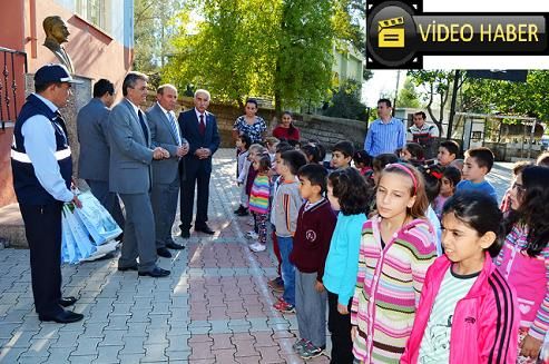 Seydikemer Belediyesinden rencilere Krtasiye Yardm